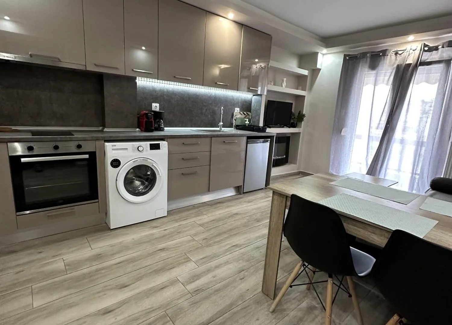 Minimalist Apartments W/ View Thessaloniki